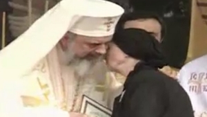 Mama lui Gigi Becali a primit o distinctie din partea Patriarhului Daniel! Femeia, aplaudata de toti cei prezenti la ceremonie