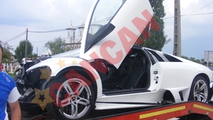 Lamborghini de 340.000 de euro, facut zob pe autostrada