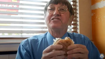 NU E BANC! El este bărbatul care a mâncat peste 35.000 de hamburgeri de la Mc Donald’s: ”Mulți au crezut că voi muri”