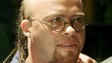 Tobi, fostul tobosar de la Timpuri Noi, rapus de un infarct. Iubita l-a gasit prabusit, in bucatarie!