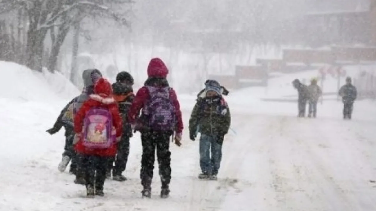 Scoli inchise februarie 2018. Unitatile de invatamant raman inchise si miercuri! Vezi aici situatia din orasul tau
