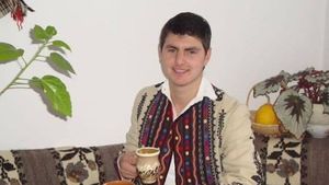 "CANCAN te face vedeta"! Noua revelatie a muzicii populare! Cine e tanarul pentru care o sa sa te bati ca sa iti cante la nunta