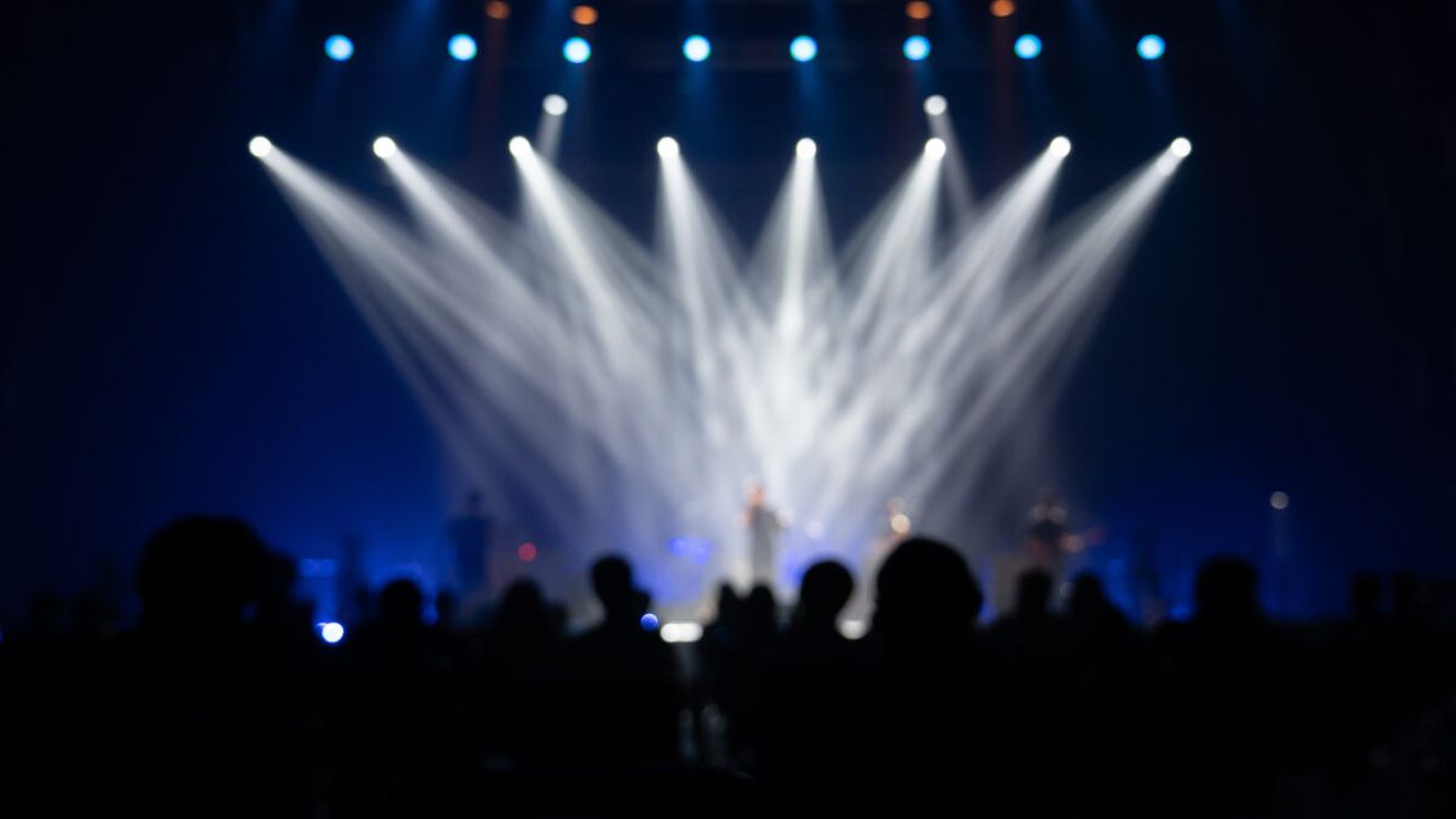 Concert cu Ducu Bertzi în Piața Constituției. Programul evenimentelor culturale pe 23 decembrie 2025