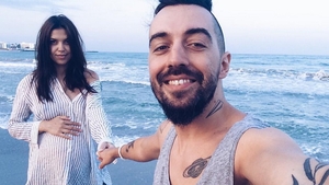 Un rapper celebru si-a lasat iubita gravida! vezi cat mai are pana ce va deschide "cadoul!"