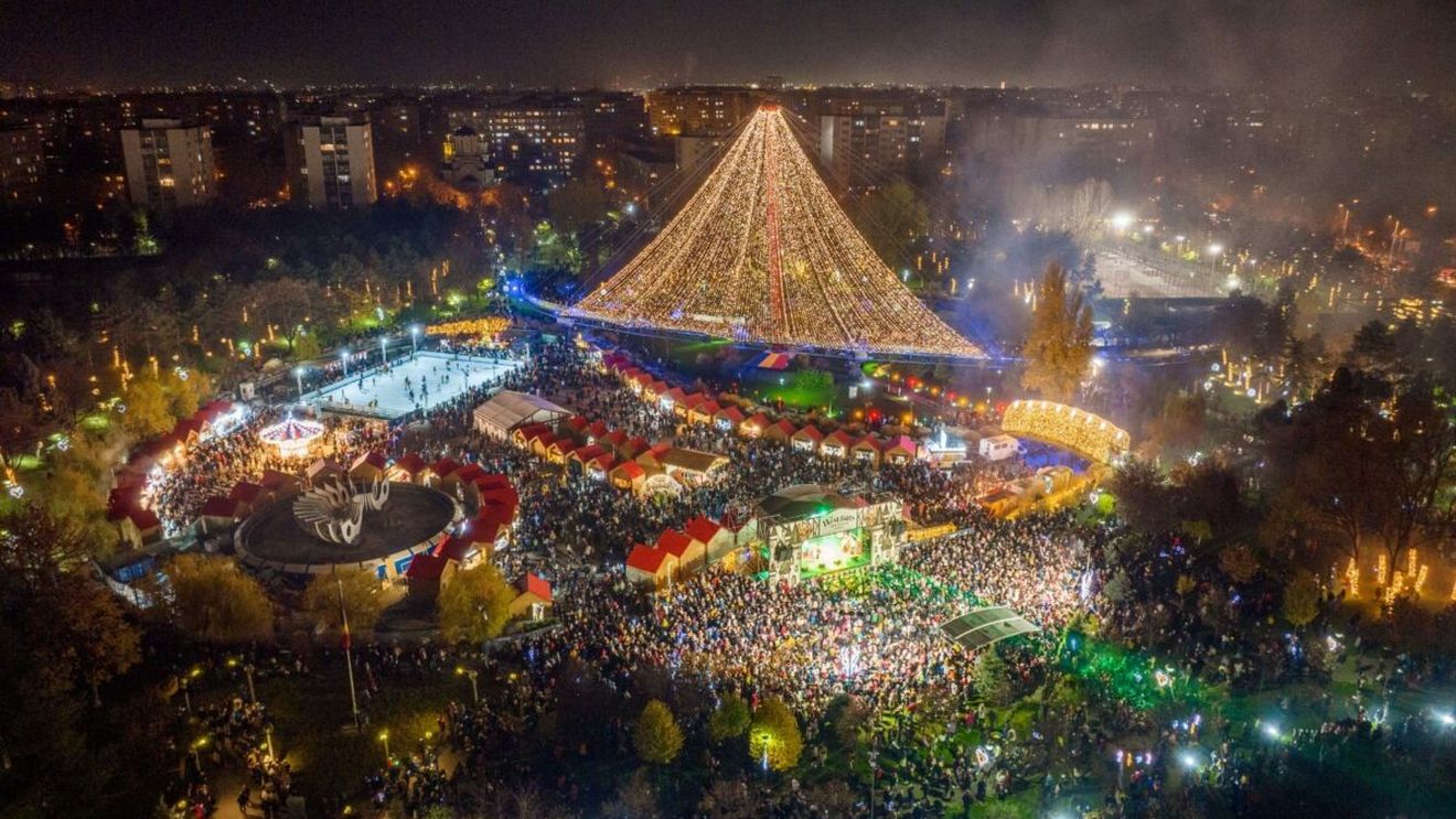 Cât trebuie să plătești pentru un pahar de țuică fiartă sau un ceai la Târgul de Crăciun din Capitală. Lista completă a prețurilor