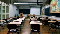 O femeie de 45 de ani a vrut să copieze la BAC, dar a fost dată afară instant din examen! De necrezut cum se chinuia să fraudeze