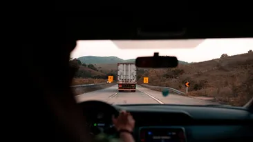 Legea care îi va nemulţumi pe şoferi! Noi reguli pentru taxele de drum. Vor fi mai mari