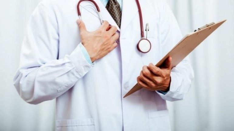 Un medic de la Spitalul de Neurochirurgie din Iași a fost condamnat definitiv la 3 ani de închisoare cu suspendare, pentru luare de mită