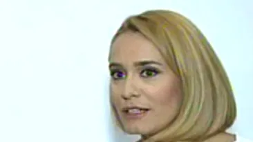 VIDEO Andreea Esca iubeste stilul: A fi frumos nu inseamna si scump! Am purtat la o nunta o rochie de 200 de lei si am fost cea mai admirata