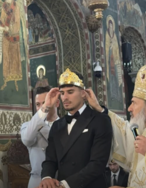 Cum a apărut soția lui Mirel Rădoi la nunta lui Florinel Coman cu Ioana Timofeciuc. O vezi rar, dar prezența ei e de milioane!