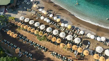 Experiența trăită de o turistă româncă în vacanța din Turcia, în primele 24 de ore. Ce a putut să spună despre rușii veniți în concediu