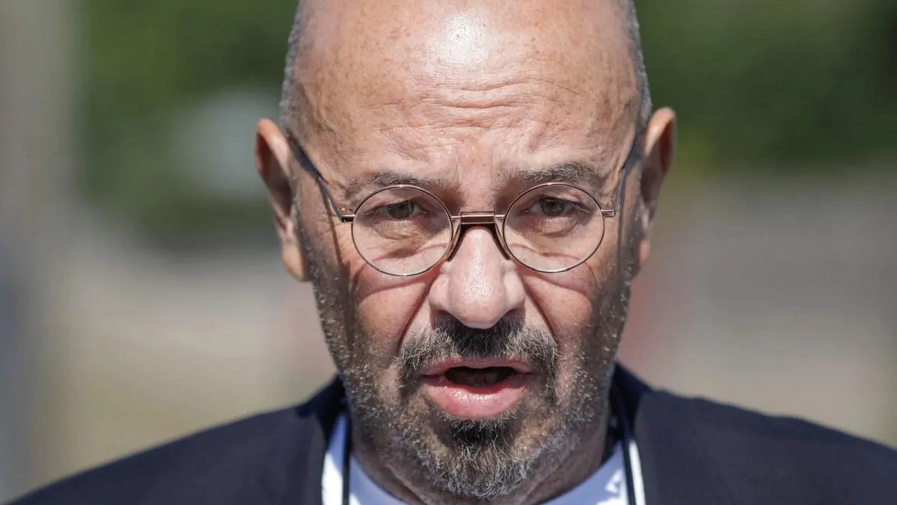 Cum a reacționat Piedone după ce a găsit păianjeni într-un local? ”Uite, mai și mișcă” I-a ”rupt” în amenzi și de data asta