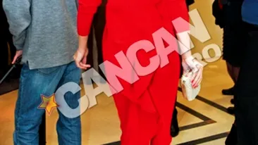 Bruneta a dat-o rau in bara! A imbracat o rochie care arata ca o... salata!