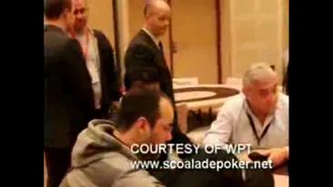 VIDEO Giovani a parasit WPT din cauza unei maseuze