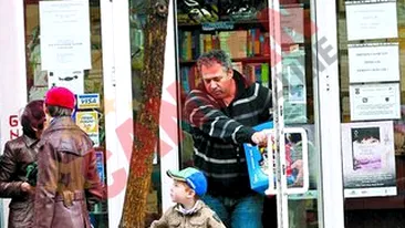 I-a luat lui Albert jucarii!