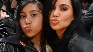 Kim Kardashian, criticată pentru ținuta fiicei sale! Cum a apărut North West, la 12 ani, în vizita familiei la Roma. “E prea …”