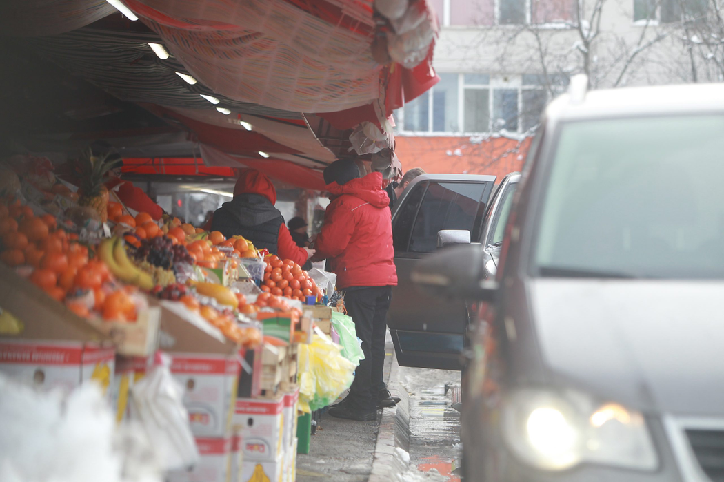 Gigi Nețoiu a făcut piața, ajutat de șoferul său