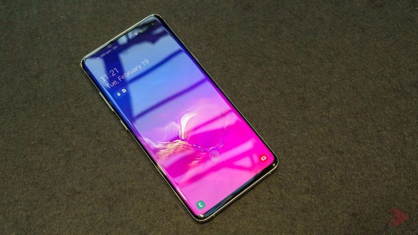 Moment jenant pentru Samsung! Telefonul care costă o avere dă rateuri neașteptate