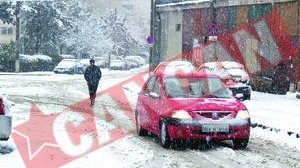 Ploile si ninsorile neasteptate au dat peste cap Romania