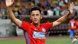 FCSB învinge la Arad și își consolidează fotoliul de lider: „Doar la juniori am mai dat gol cu capul!”