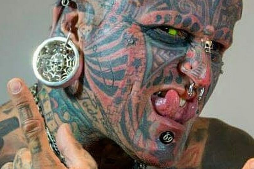 FOTO | Cum arată bărbatul cu tatuaje pe 95% din suprafața pielii. Transformarea este uluitoare