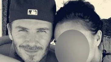 Chiar si cea mai serioasă vedetă din lume poate zâmbi! Victoria Beckham, surprinsă intr-o ipostază extrem de rară