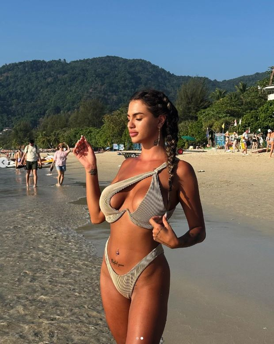 Larisa Mârtan îndeplinește rolul de ispită feminină la Insula Iubirii / sursă foto: Instagram