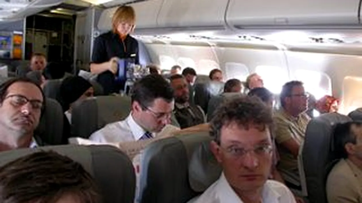 Masuri de siguranta sporite pentru cursele aeriene din UE: in avioane vor fi montate camere video si microfoane!
