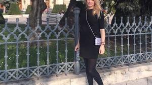 Burta ei creşte, creşte şi nu se mai opreşte! Cum arată VALENTINA PELINEL în ultimul trimestru de sarcină