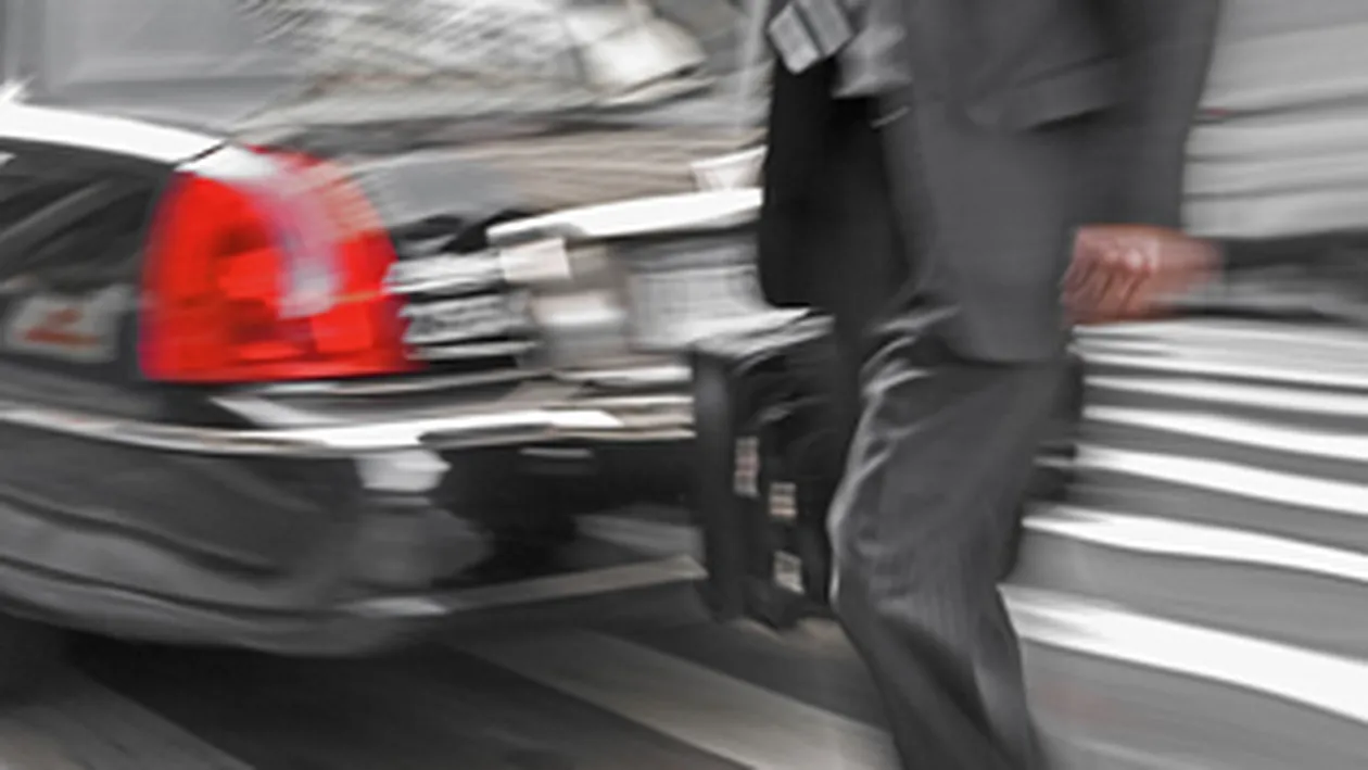 Un roman si-a incuiat iubita in portbagaj si a aruncat masina intr-un rau!