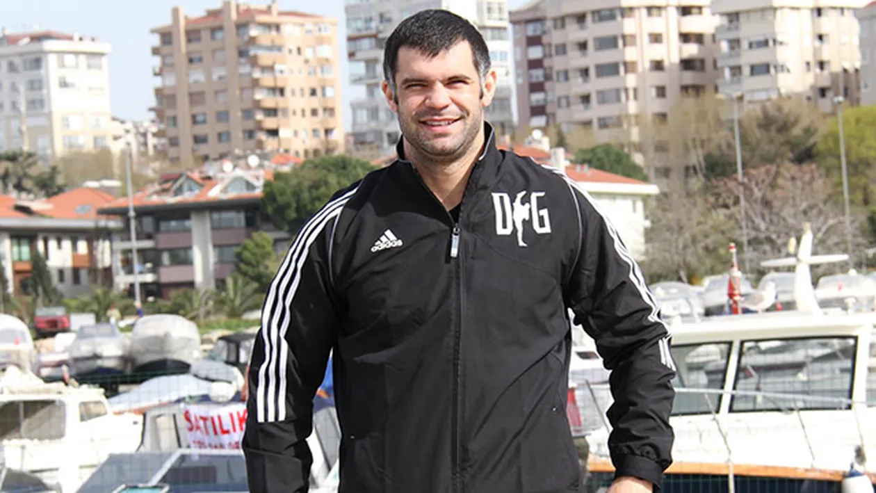 Toata lumea o sa se uite la el! Ce l-a obligat sa-si cumpere mama lui Daniel Ghita pe fiul ei!