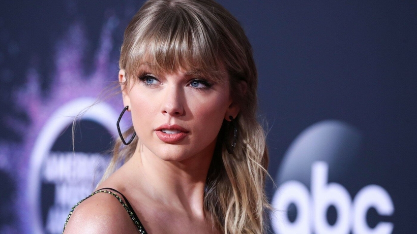 Taylor Swift, întrecută la ascultări de un necunoscut. Cum a ajuns bărbatul să fie condamnat la închisoare