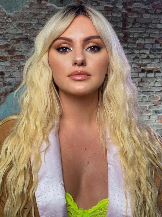 Alexandra Stan, filmată goală în cadă în timp ce cântă o manea celebră! Înregistrarea a devenit virală