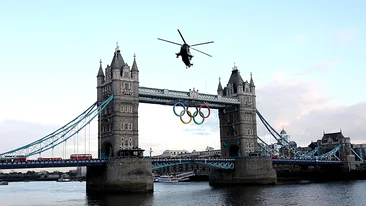 VIDEO Un elicopter s-a prăbuşit în centrul Londrei! Două persoane şi-au pierdut viaţa în urma accidentului