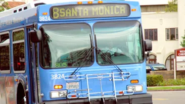 A dat copilul de sase ani unui necunoscut, in autobuz