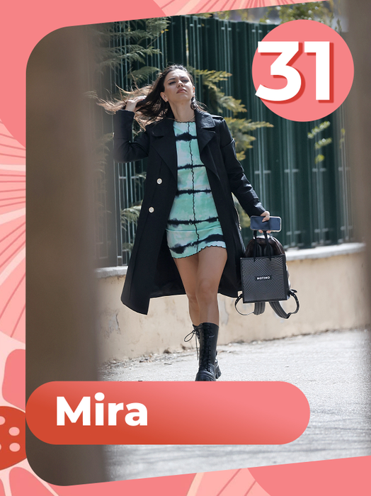 TOP 40 de vedete care au scos „artileria grea” la soare. Cristina Ștefania, Alexia Eram sau Andreea Bălan fac senzație în rochițe mini, mulate chiar și nemachiate