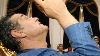 Pipera devine loc de pelerinaj! Gigi Becali a adus moastele a patru sfinti in comuna ilfoveana!