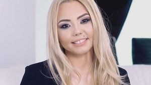 Mama Denisei Răducu a primit o scrisoare de Revelion! Când a deschis-o, a izbucnit în LACRIMI! Ce scria în ea?