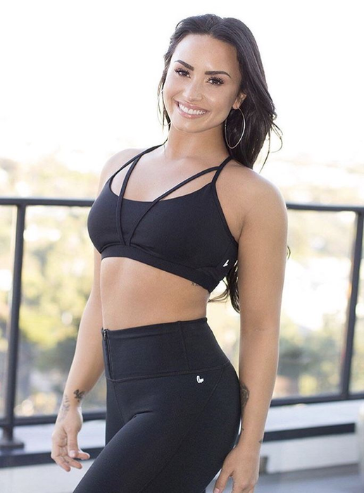 Demi Lovato, spitalizată! Cântăreața a fost găsită inconștientă în casă în urma unei supradoze