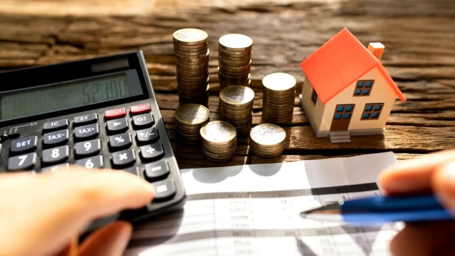 Taxe noi pentru românii care și-au rezervat vacanțele. Care este motivul