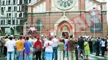 Au inchis bisericile ca sa protesteze