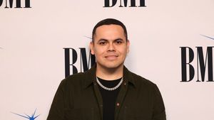 Un cântăreț devenit celebru pentru cântecele sale despre bandele de traficanți de droguri din Mexic a fost împușcat mortal