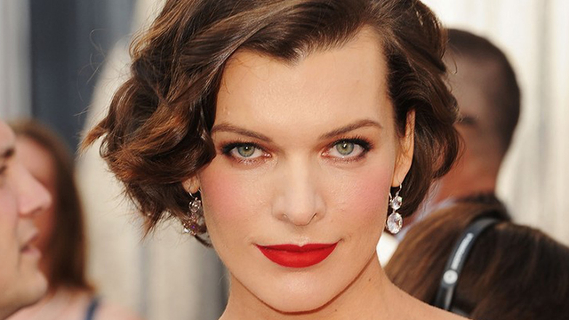 Este insarcinata! Vestea i-a luat prin surprindere pe fanii Milei Jovovich. Ce se intampla de acum cu "Resident Evil"