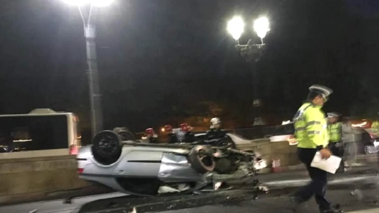 Accident grav în Capitală! Pasajul Unirii a fost blocat, după ce un șofer s-a răsturnat cu mașina
