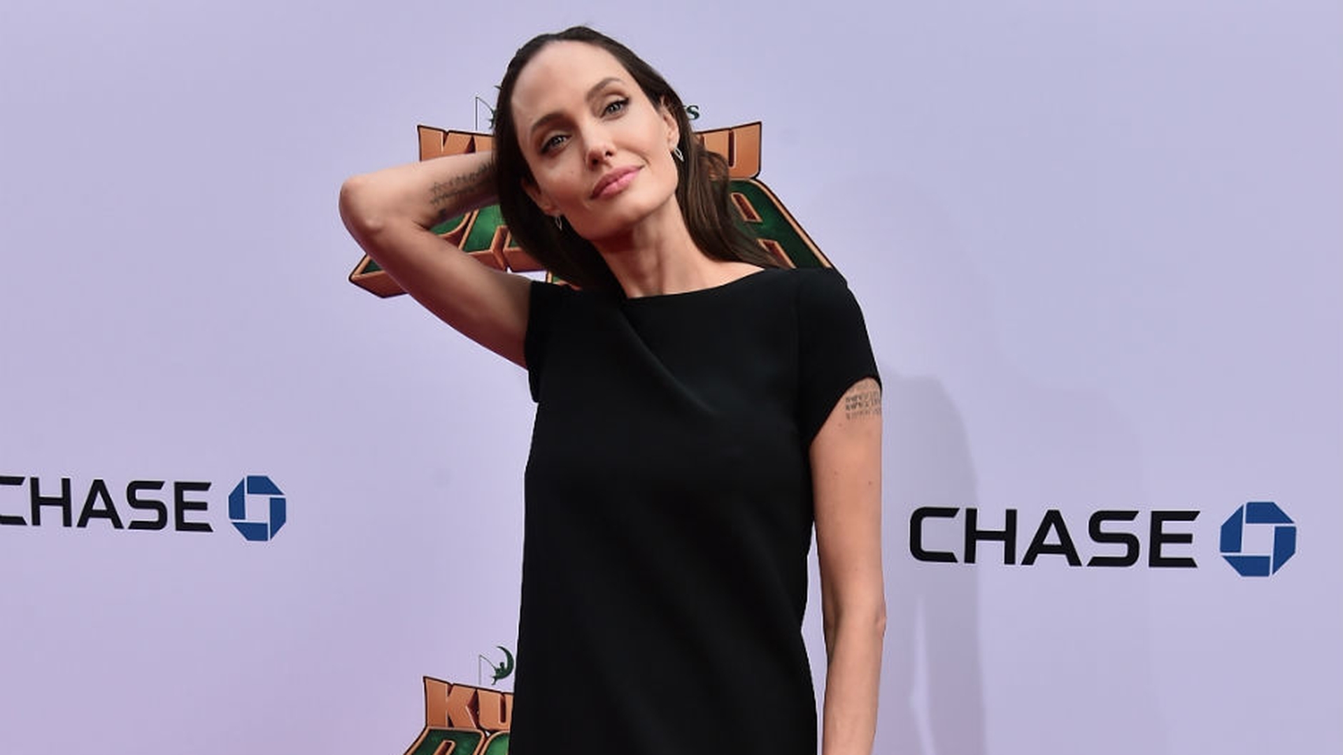 Angelina Jolie cântăreşte mai puţin decât fiica ei de 11 ani! Imagini îngrijorătoare