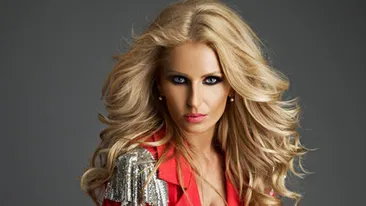 ANDREEA BĂNICĂ, pusă la zid de fani, după ce a mers la plimbare fără sutien: ”Nu mi se pare ok să ieşi în parc şi toţi bărbaţii să se holbeze!”