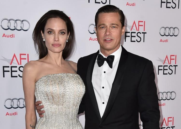 Angelina Jolie s-a săturat şi a transmis mesajul! E vorba de viaţa amoroasă!