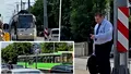 Treabă românească făcută pe linia 5, unde călătorii se adăpostesc după stâlpi, în lipsa unor copertine. La ore de vârf, tramvaiul se blochează în trafic din cauza mașinilor, în „orașul stâlpișorilor”