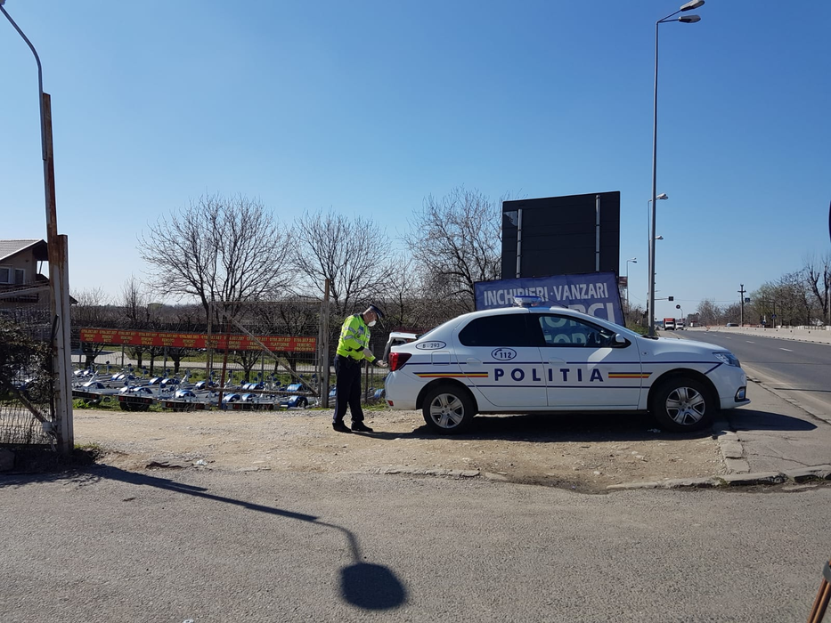 Poliția din București escortează autocarele cu români veniți din zonele cu risc de coronavirus. Oamenii vor intra în carantină