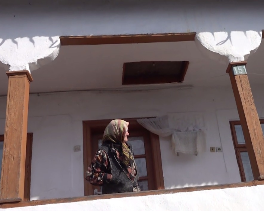 Bătrânii izolați la munte se descurcă mult mai greu decât cei din orașe